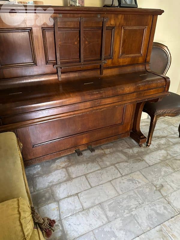 Vintage Acoustic Piano for decoration 1