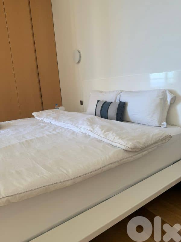 Floating White Glossy Bed with Mattress included 0