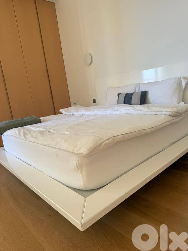 Floating White Glossy Bed with Mattress included 2