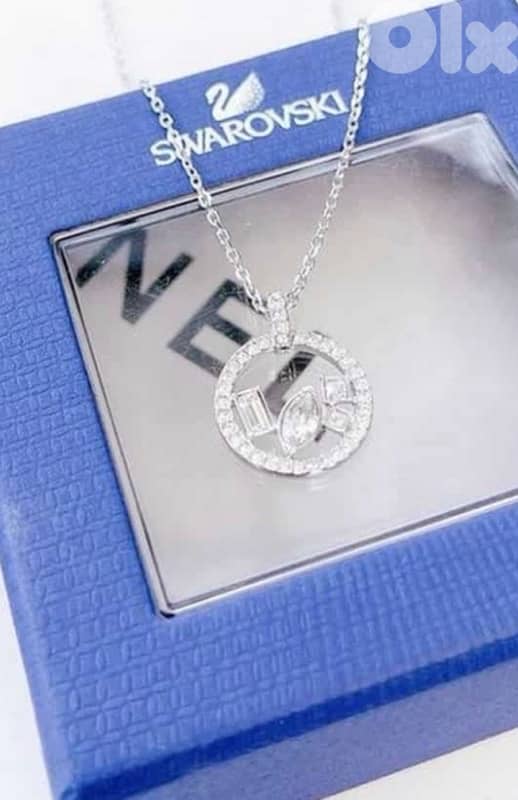 Original Brand New Harniéta Swarovski Pendant 1