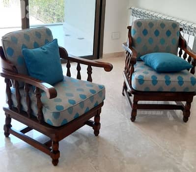 2 beautiful handcrafted vintage massif wood armchairs.