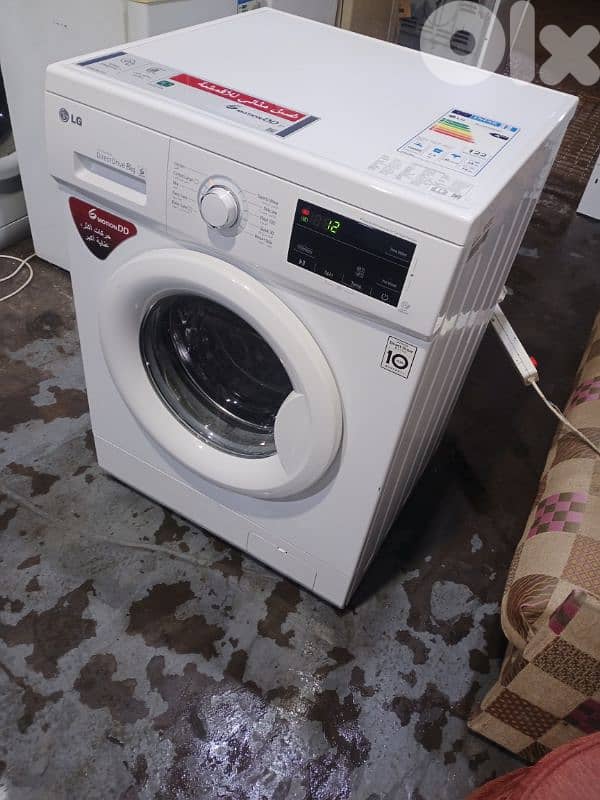 غسالا الجي 8 كيلو درايف انفرتر شبه جديده. 1