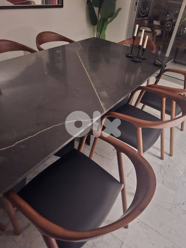 SPECIAL OFFER- DINING TABLE 2