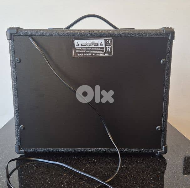 Electric Guitar Amplifier 1