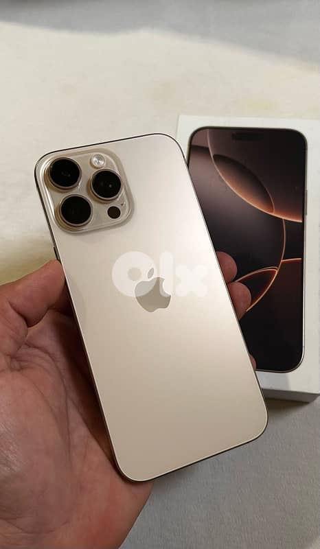 Iphone 16 pro max 256gb like new مش مفكوك 0