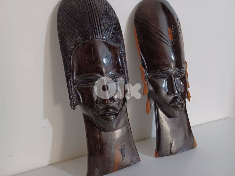 زوج أشخاص من خشب الابانوس  مكون من رجل و أمرأة بحالة جيدة  71603470 1