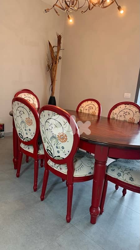 Dining Table and Chairs 0