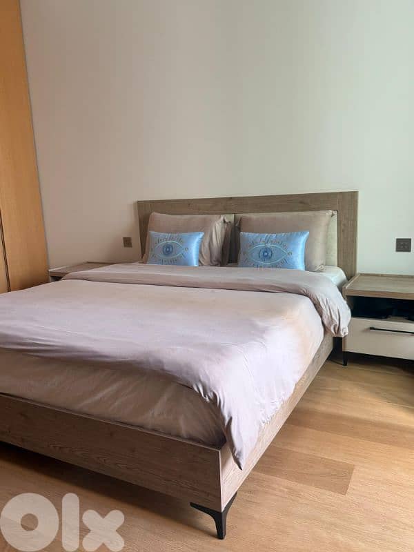 Queen size bed with mattress and side tables 0