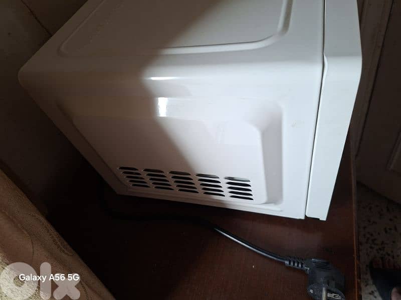 microwave for sale in good condition 2