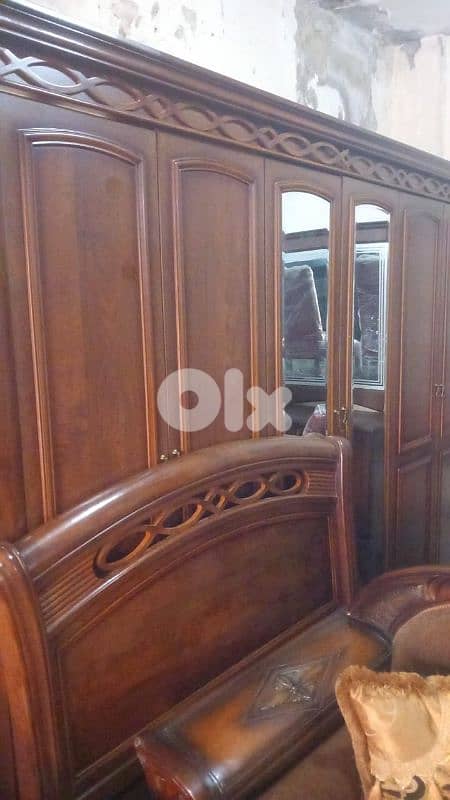 خزانة ست درف مع تخت مفرد ونص ماليزي تقيل شغل برا كتير مرتبين 0