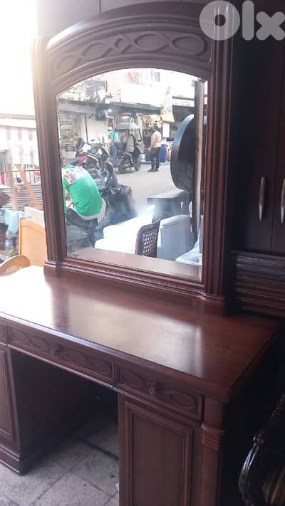 شفنيرة مع مرايا شغل برا ماليزي تقيل