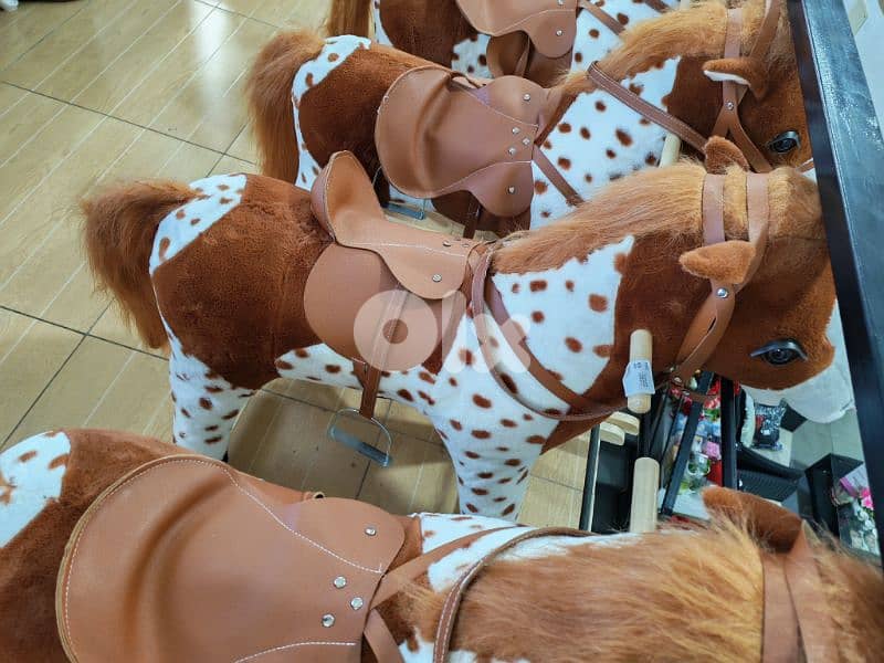 Rocking horse's أحصنة هزازة 5