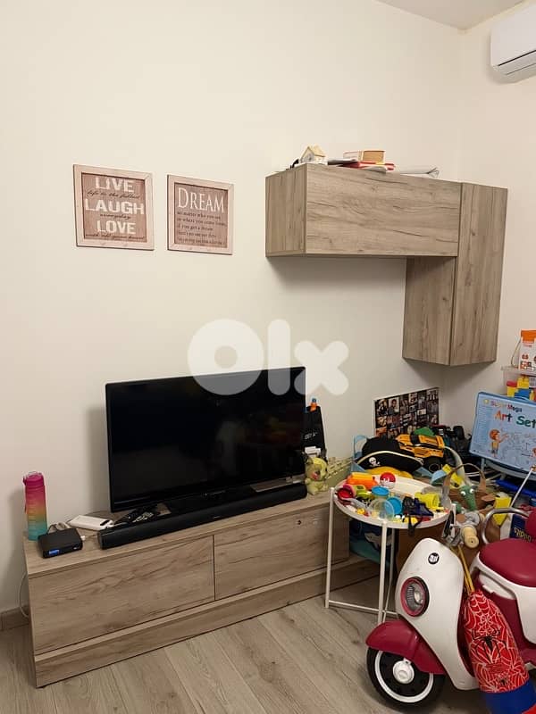 living room sofas+tableaux+tv unit 5