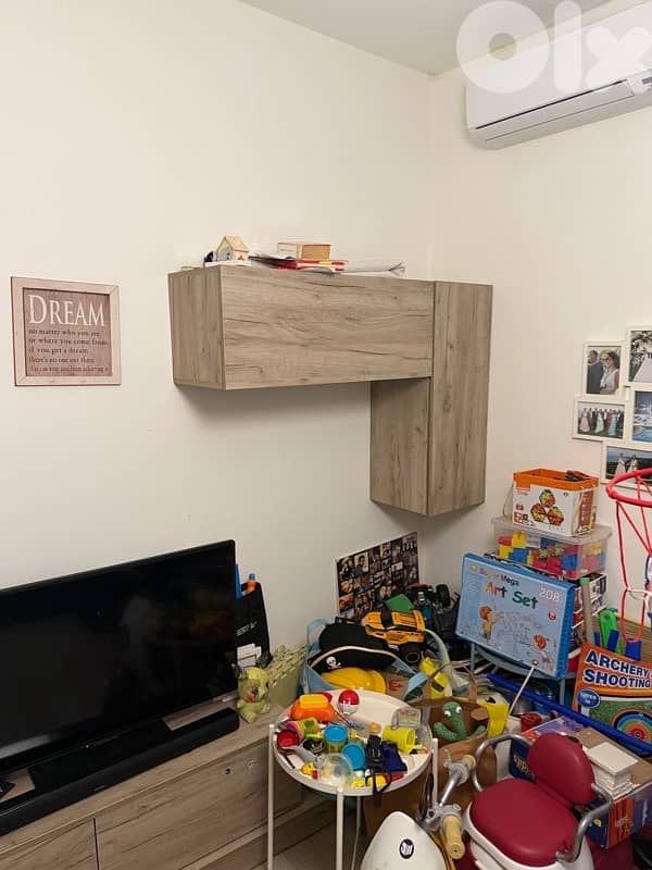 living room sofas+tableaux+tv unit 7