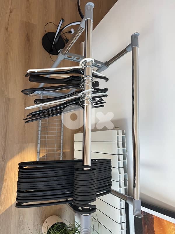 Clothes rail 1