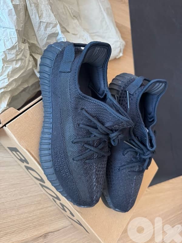 Adidas Yeezy Sneaker 4