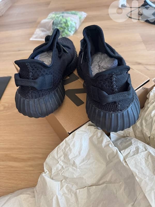 Adidas Yeezy Sneaker 5