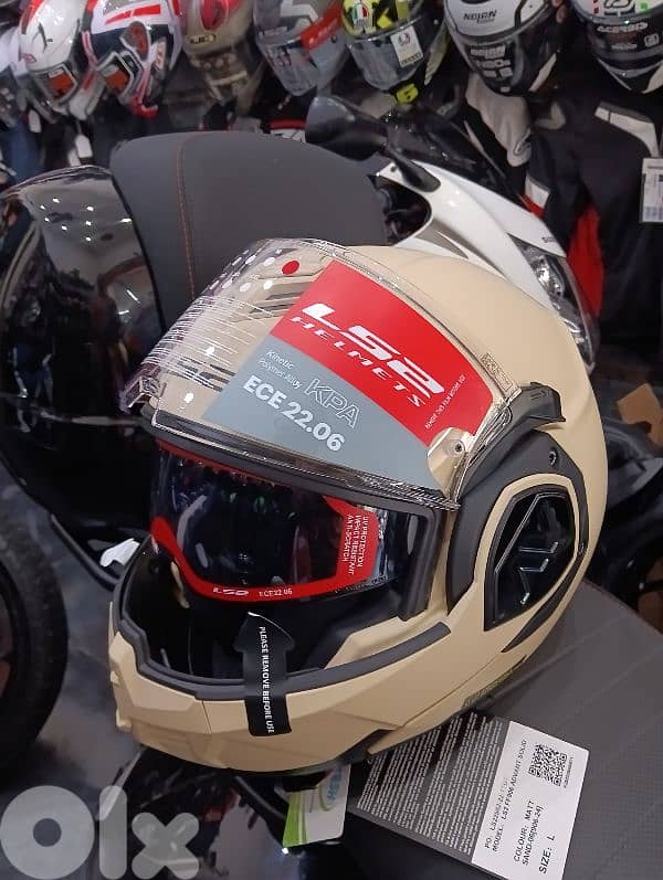 Ls2 Advant FF906 Solid matt sand flip-back modular 3