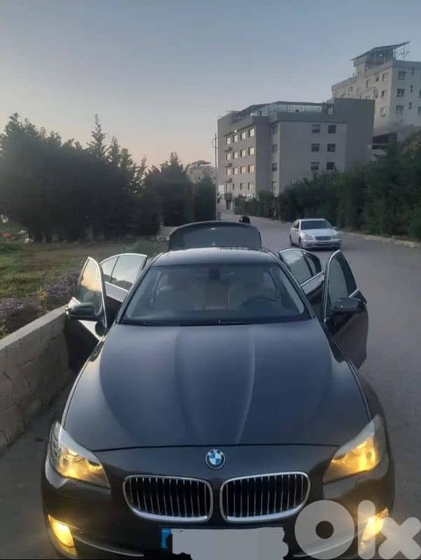 بي ام دبليو الفئة 5 2011 0