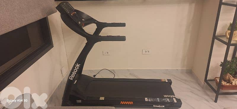 treadmill reebok like new very good gondition for more info 03-204694 3