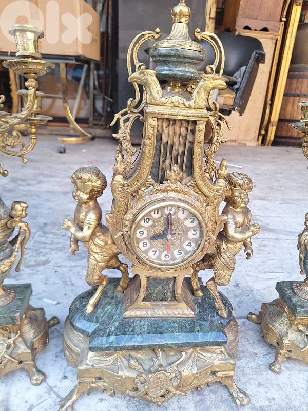 غروب ساعة من شمعدان عدد٢ حجم كبير برونز مع رخام مميز انتيك 2