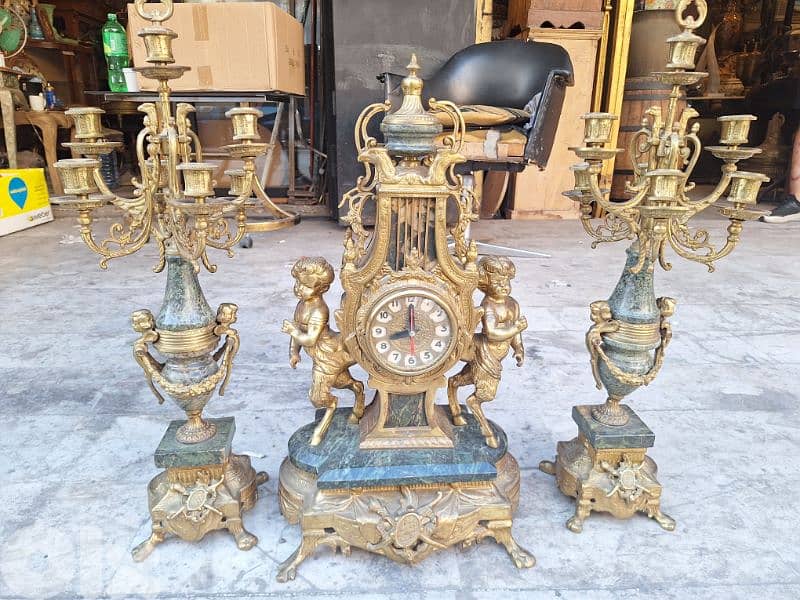 غروب ساعة من شمعدان عدد٢ حجم كبير برونز مع رخام مميز انتيك 3