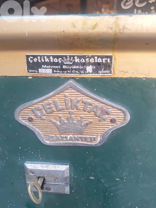 خزنة حديد تركية انتيك قديمة حجم كبير وزن ٦٠٠ كلغ تقريبا 1