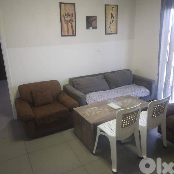 شقة مفروشة من غرفتين نوم مع مطبخ و حمام و بلكن اتستراد جونية ٠٣٥٩٠٠٦٥ 0