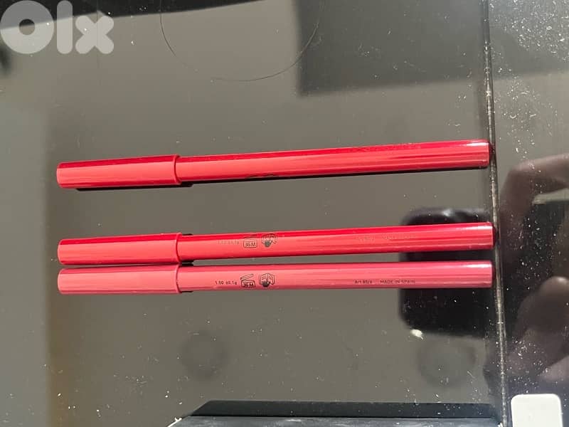 K STARS cosmetics make up and stand 2