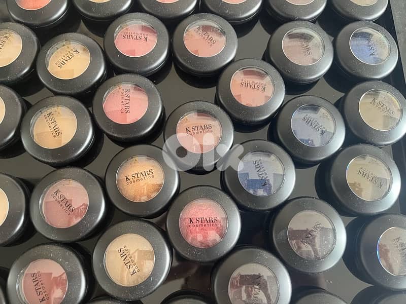 K STARS cosmetics make up and stand 4
