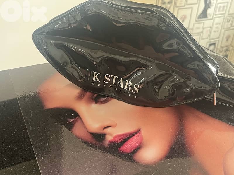 K STARS cosmetics make up and stand 7