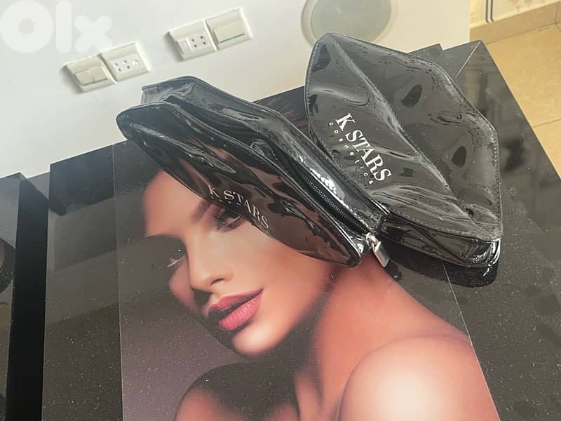 K STARS cosmetics make up and stand 8