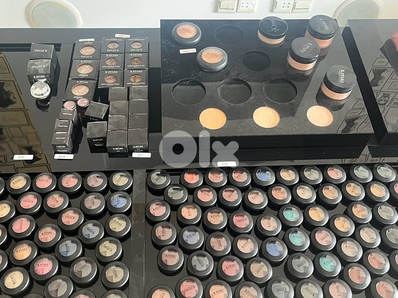 K STARS cosmetics make up and stand 14