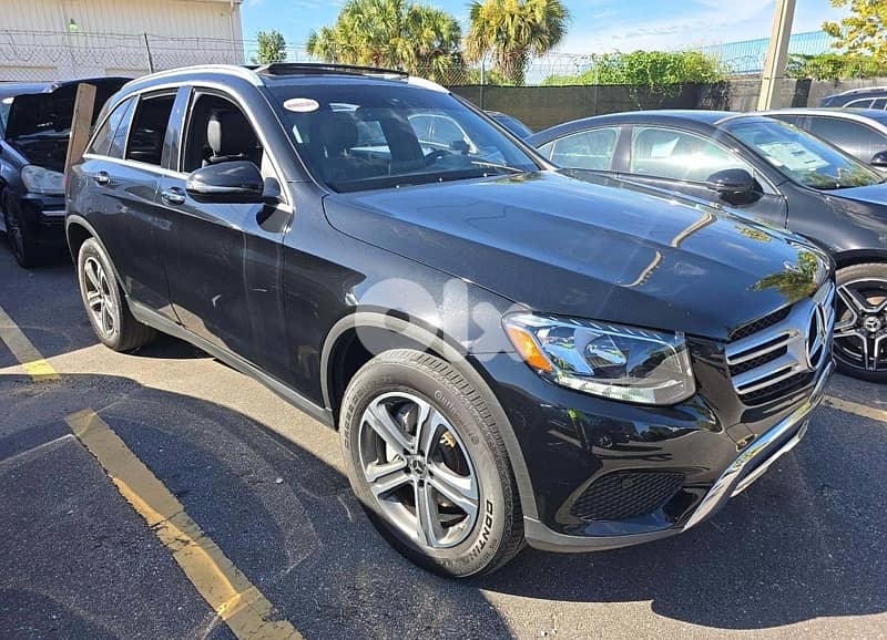 GLC 300 2017 ! 4matic ! Clean Carfax ! Coming Soon ! 0