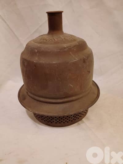 أداة قديمة نحاس تستعمل للغسيل