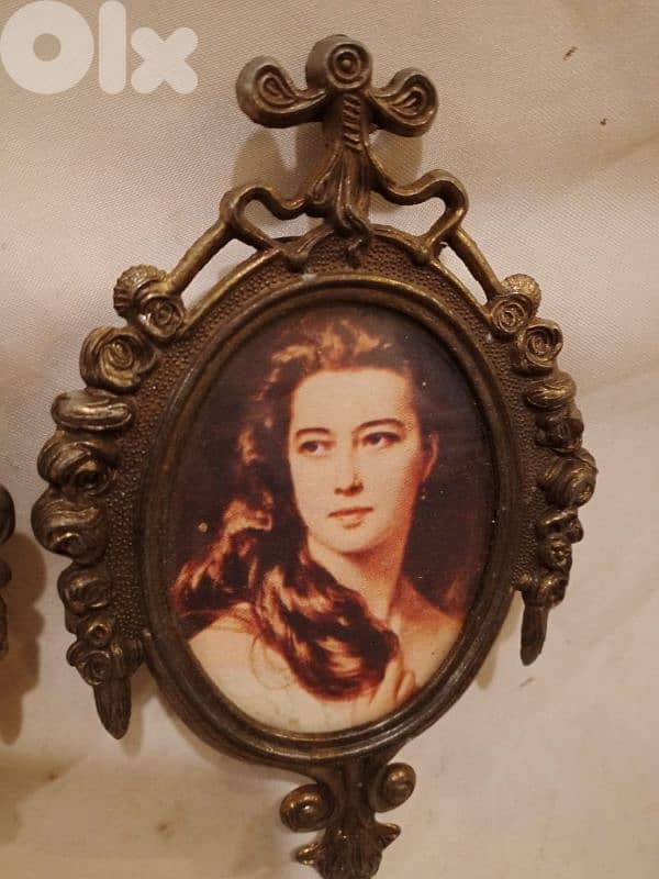 بروازين أنتيك للتعليق 1