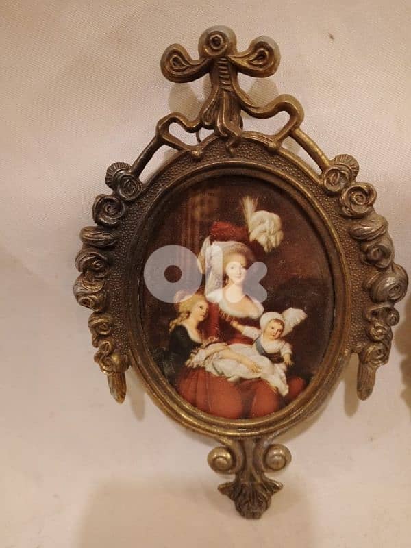 بروازين أنتيك للتعليق 2