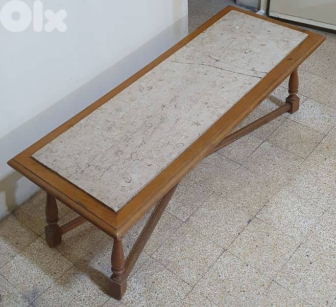 طاولة  قديم   ٣٠  دولار    بيروت    ٠٣٧٢٣٨٩٥ 0