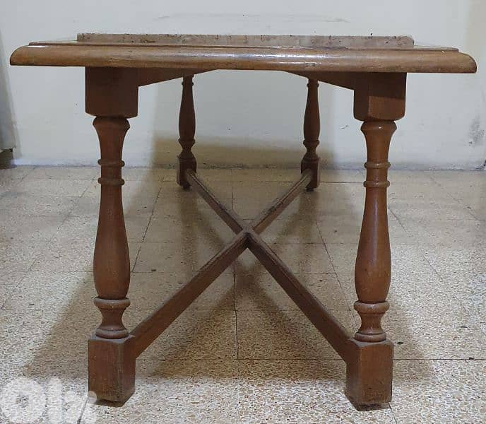 طاولة  قديم   ٣٠  دولار    بيروت    ٠٣٧٢٣٨٩٥ 1