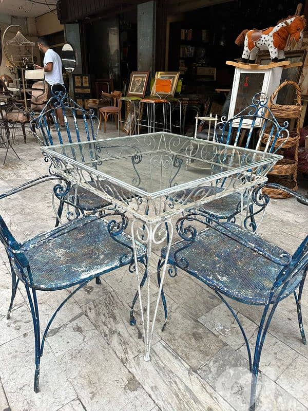 set outdoor ferforge table with 4 chairs طقم خارجي حديد فيرفورجي رائع 1