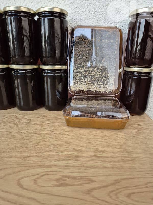 عسل النحل الطبيعي مصدره من المنحلة مباشرة 4