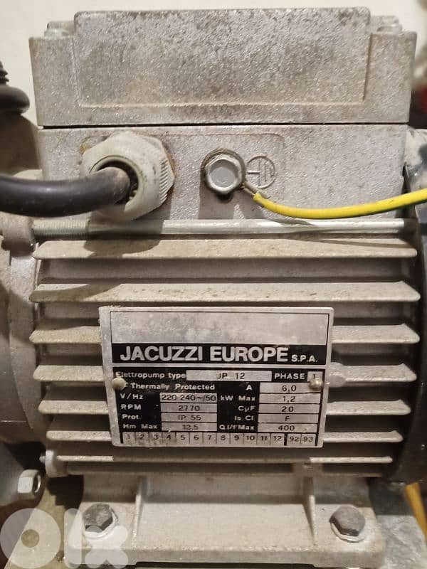 مضخة مياه للخزنات والمسابح 1