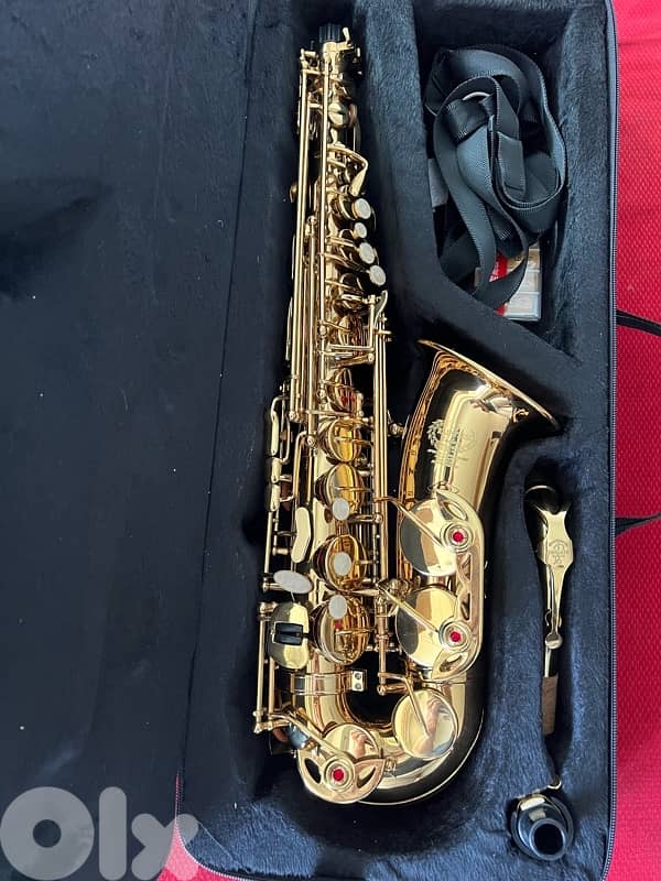 Saxophone Alto Eb barely used 98% new 2