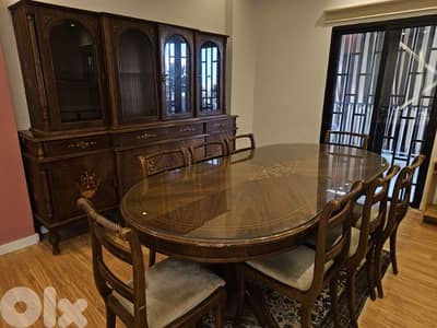 Dressoir & 8 Chairs Dining Table: طقم سفرة فاخر