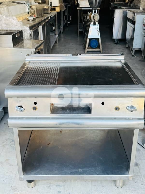 غريل ايطالي مستعمل مع قاعدة مفاتيح اتوماتيك شركة كفالةسنة 2