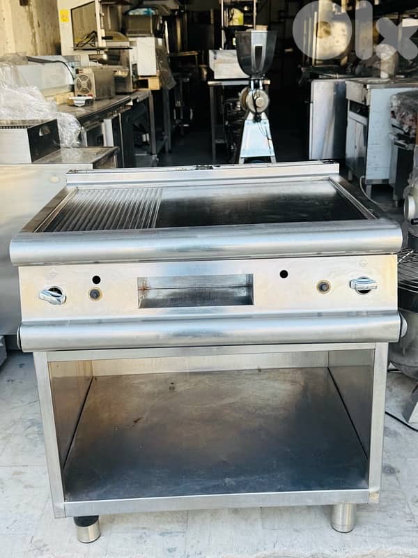 غريل ايطالي مستعمل مع قاعدة مفاتيح اتوماتيك شركة كفالةسنة 3