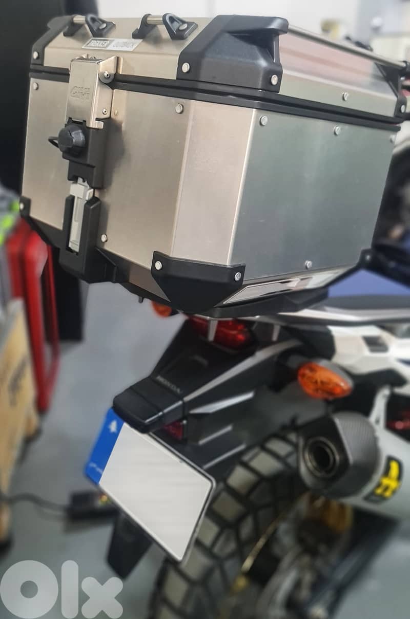 2017 Barely Driven Honda CRF1000 Africa Twin Loaded with accessories 6