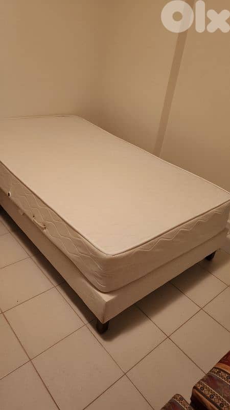 beds + matresses+ sofas 3