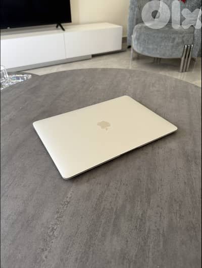 MacBook Air M1 (2020) - 8GB RAM, 256GB SSD - 13-inch Retina