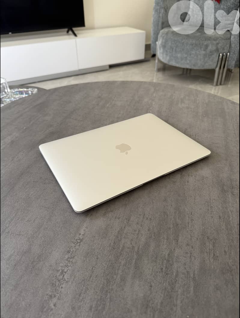 MacBook Air M1 (2020) - 8GB RAM, 256GB SSD - 13-inch Retina 0